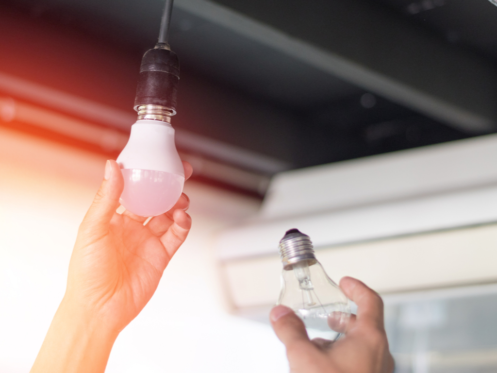 Ventajas de cambiar de fluorescente a LED en una cocina - Fas Electricidad